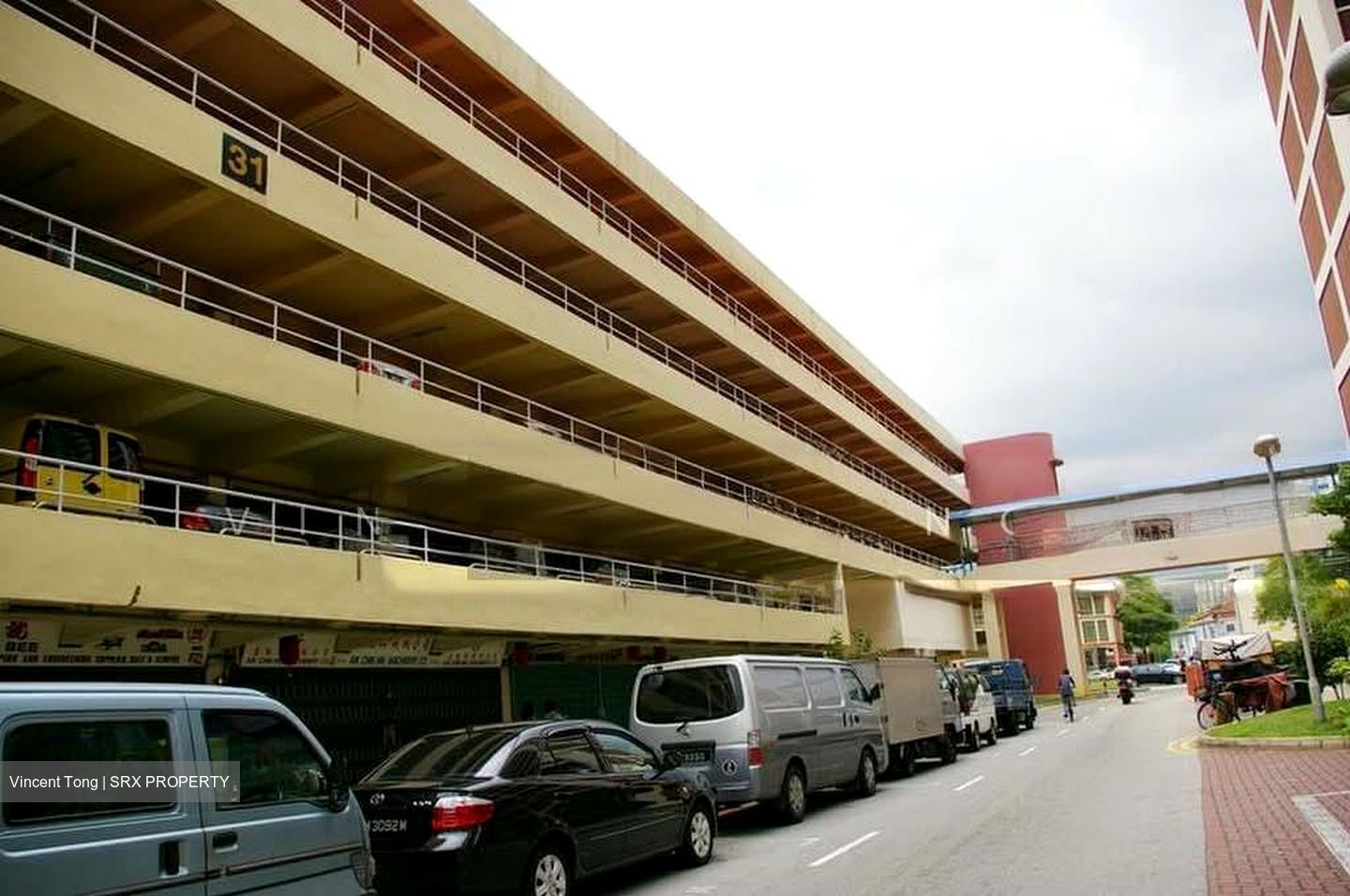 Jalan Besar (D8), Office #568093431